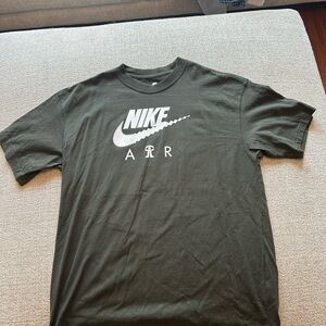 Nike Green Short Sleeve Tee with Iconic Logo